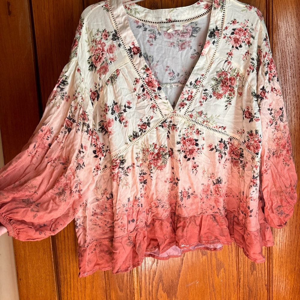 Chic Floral V-Neck Blouse - Red and Cream